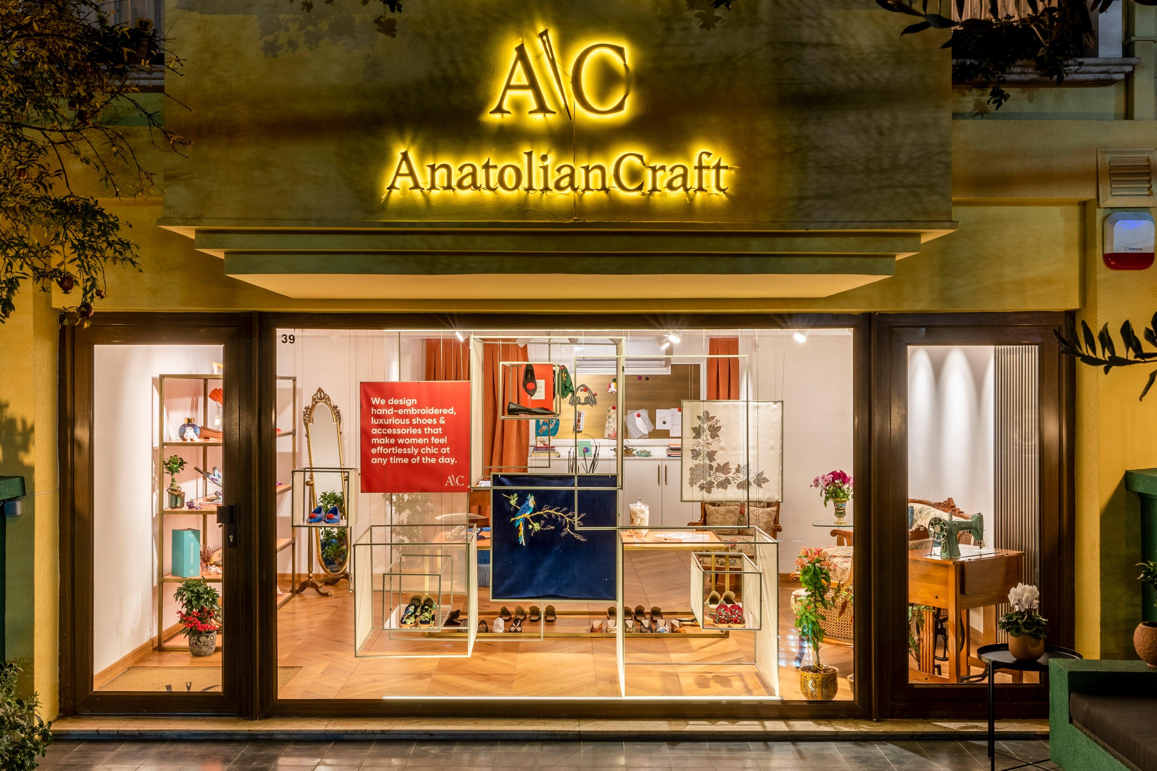 Sergen Sehitoglu's Captivating Window Display for AnatolianCraft - AnatolianCraft